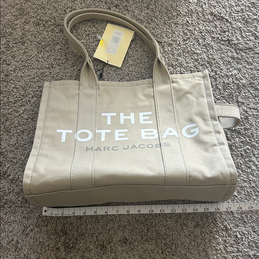 Marc Jacobs The Large Tote Bag - Picture 3 of 6